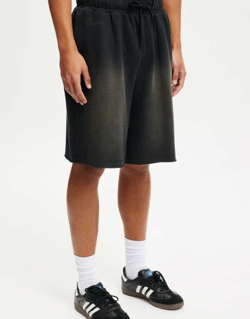 Cotton:On Super baggy fleece short in black