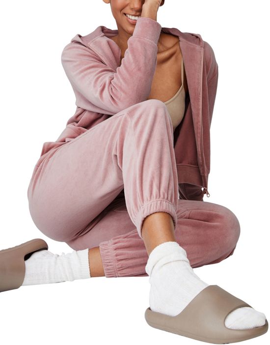 https://images.asos-media.com/products/cottonon-velour-zip-up-hoodie-in-pink/200977289-4?$n_550w$&wid=550&fit=constrain