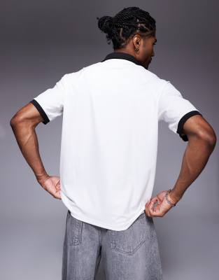 Courtside Athletic Top With Contrast Collar Detail