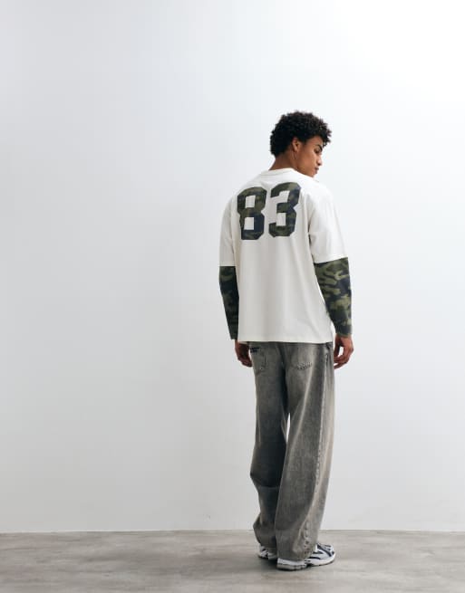 Courtside - Gelaagd T-shirt met lange mouwen en camouflageprint in ecru, 2 van 5