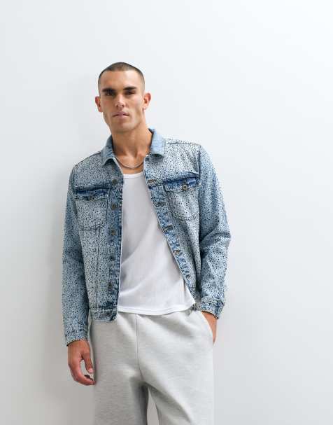 Courtside – Jeansjacke in verwaschenem Hellblau im Used-Look mit Strassverzierung - view 1
