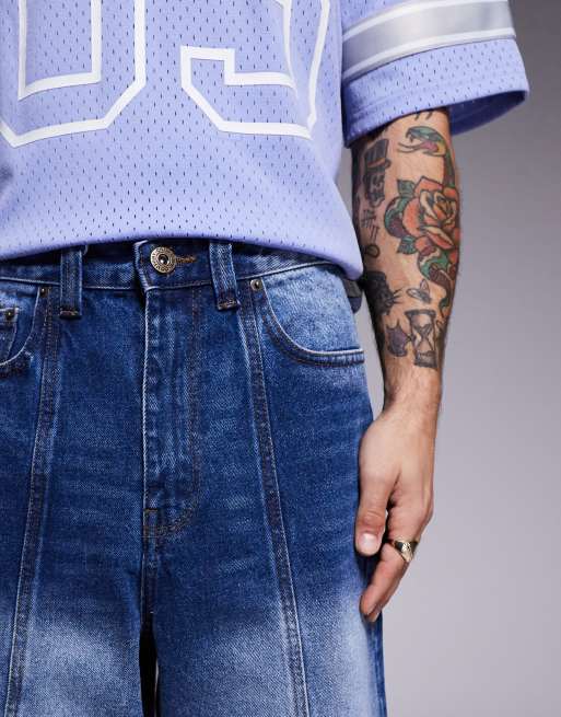Courtside – Jeansjorts in mittelblauer Waschung mit Nahtdetail und Gesäßtaschen mit Stickerei, 4 von 5