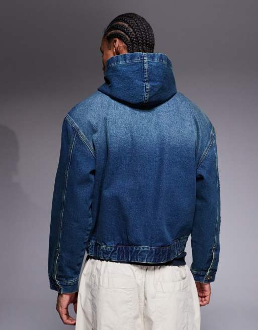 Courtside – Mellantvättade, vintageblå jeansjacka i oversize med huva och broderad logga, 3 av 5