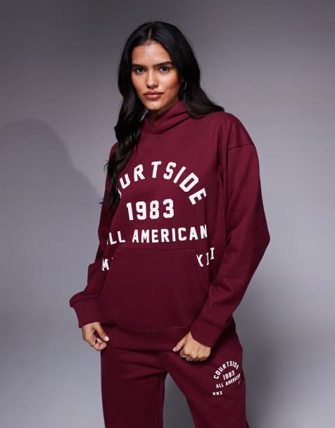 Courtside - Oversized hoodie zonder sluiting met collegestijl print in bordeauxrood, deel van co-ord set - view 1