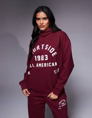 Courtside Oversized Pullover Hoodie In Burgundy