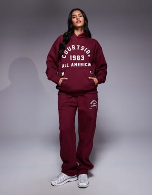 Courtside Oversized Pullover Hoodie In Burgundy