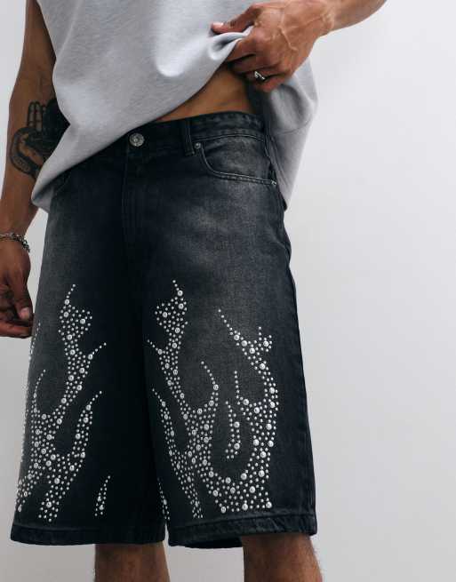 Courtside - Pantalones cortos vaqueros negro lavado con diseño de llamas adornadas, 2 de 5