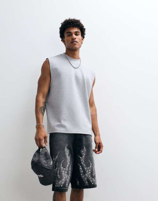 Courtside - Pantalones cortos vaqueros negro lavado con diseño de llamas adornadas, 4 de 5