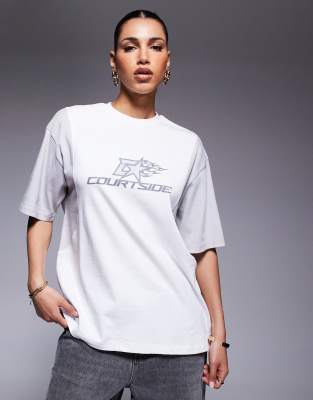 Courtside - Raglan-Oberteil in Weiß-Bunt mit Motiv-Detail