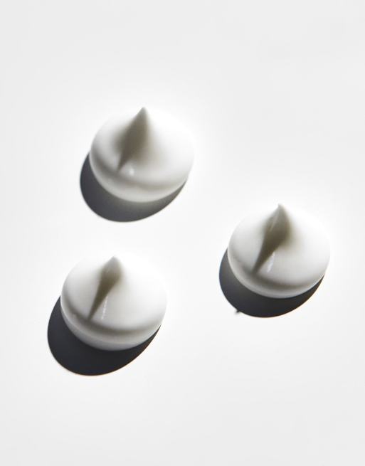 Crema facial de almendras para pieles sensibles de 30 ml de Weleda, 3 de 4