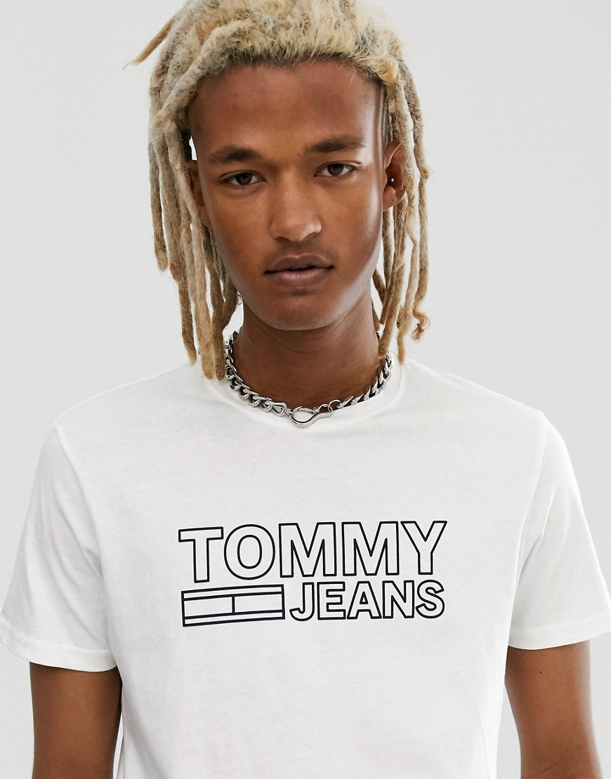 Cremefarvet t-shirt med stort essentiel-logo fra Tommy Jeans-Hvid