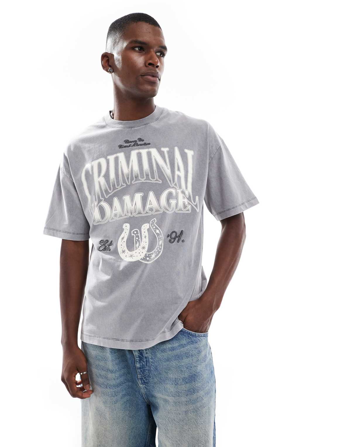 Criminal Damage Lucky horseshoe t-shirt washed black in washed black