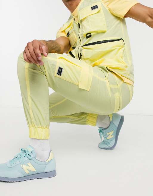 jogger yellow