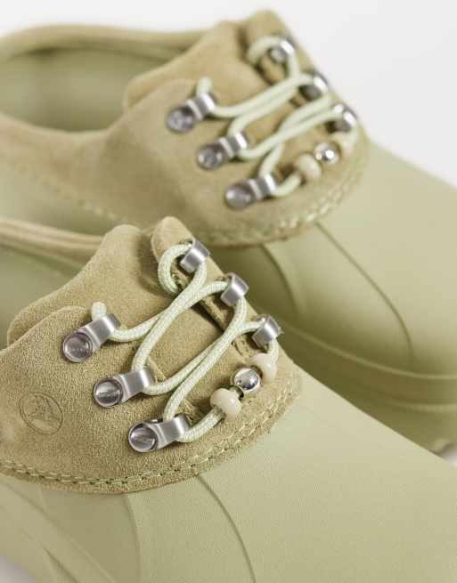Crocs Axle Suede Mule clogs in tac green, 3 of 4