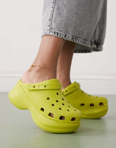 Crocs – Bae – Clogs in Kiwigrün - view 1