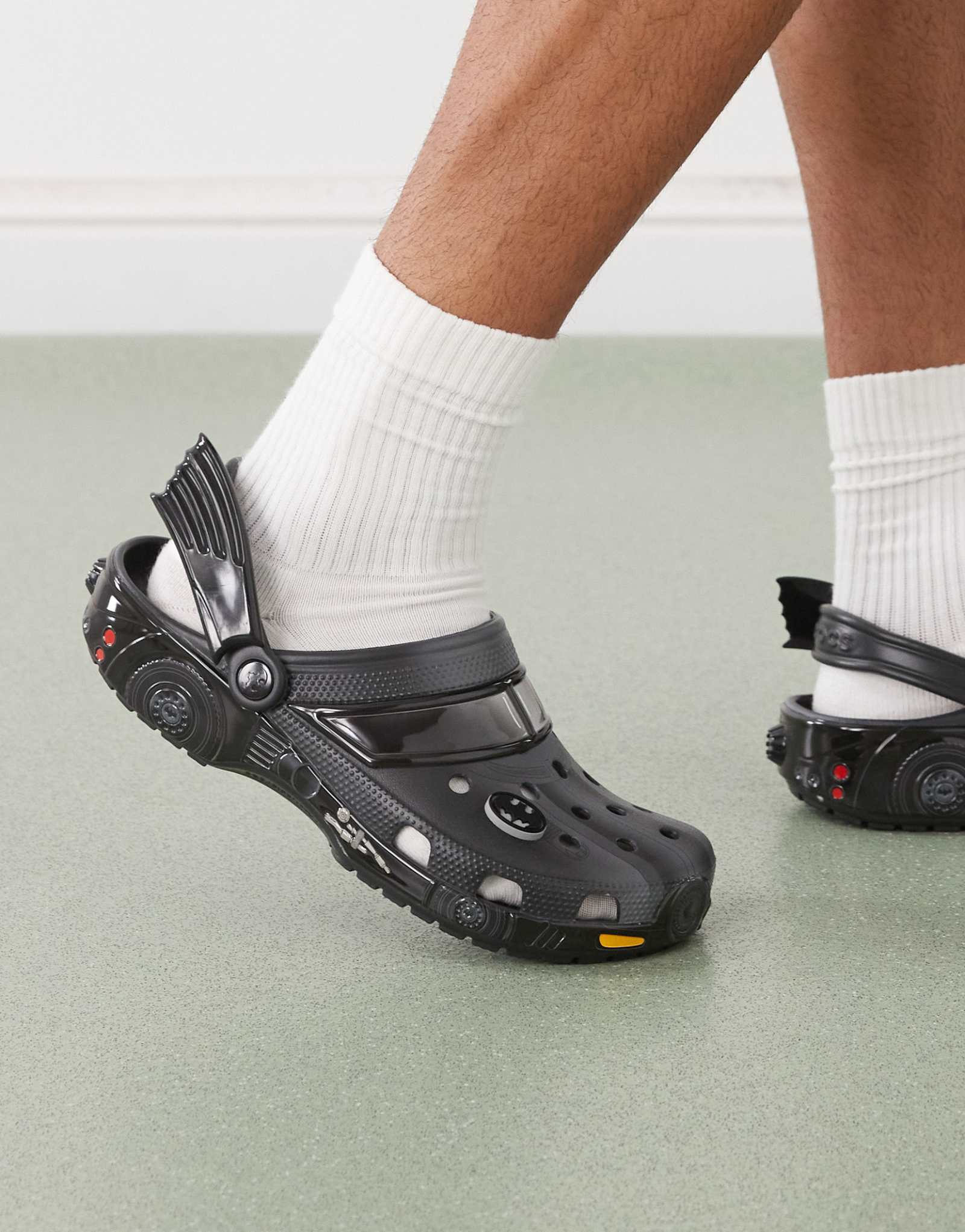 Классические сабо Crocs Batman черного цвета