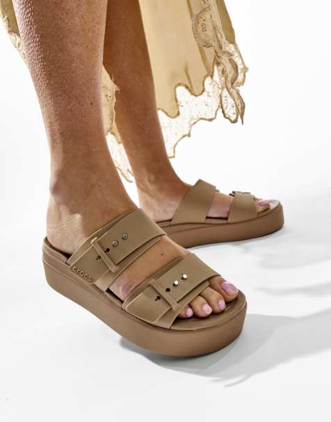 Crocs Brooklyn sandal low in light brown - view 1