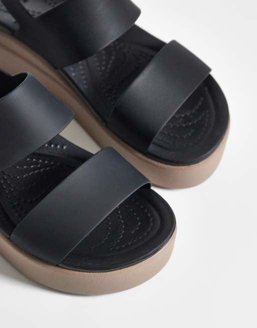 Crocs - Brooklyn - Sandali con zeppa bassa color fungo, 4 di 4