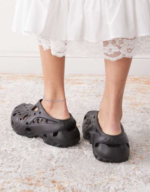 Crocs caged clog in black