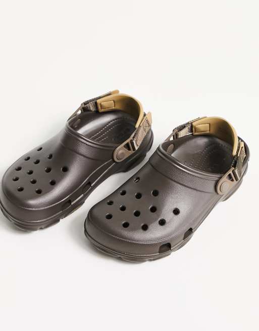 Crocs deals brown clogs