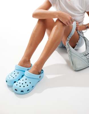 Crocs Classic clog in blue