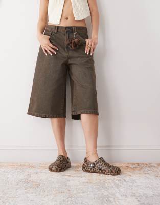 Crocs Classic Clog In Brown