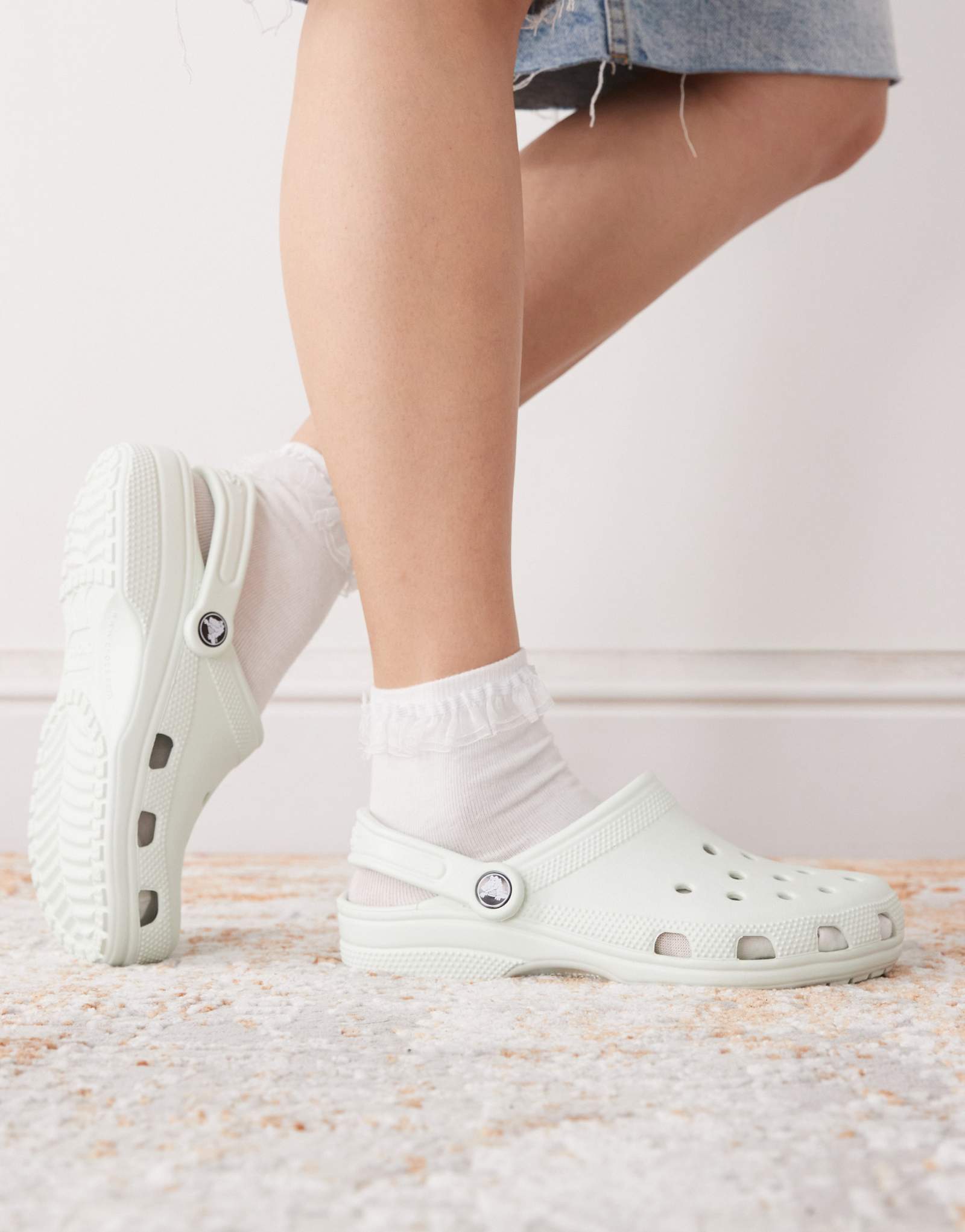 Классические сабо Crocs мятного оттенка