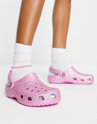 Crocs classic clogs II in taffy pink