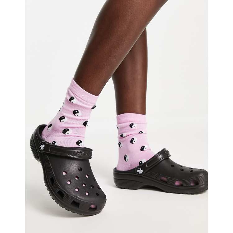 Pink crocs best sale size 6