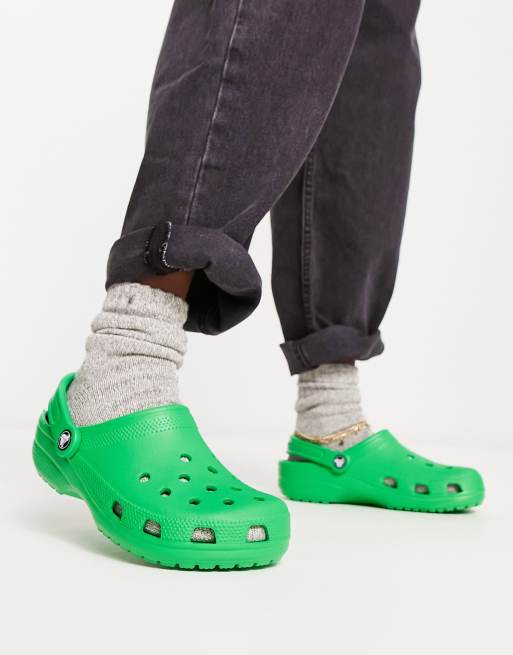 Crocs classic clogs in grass green | ASOS