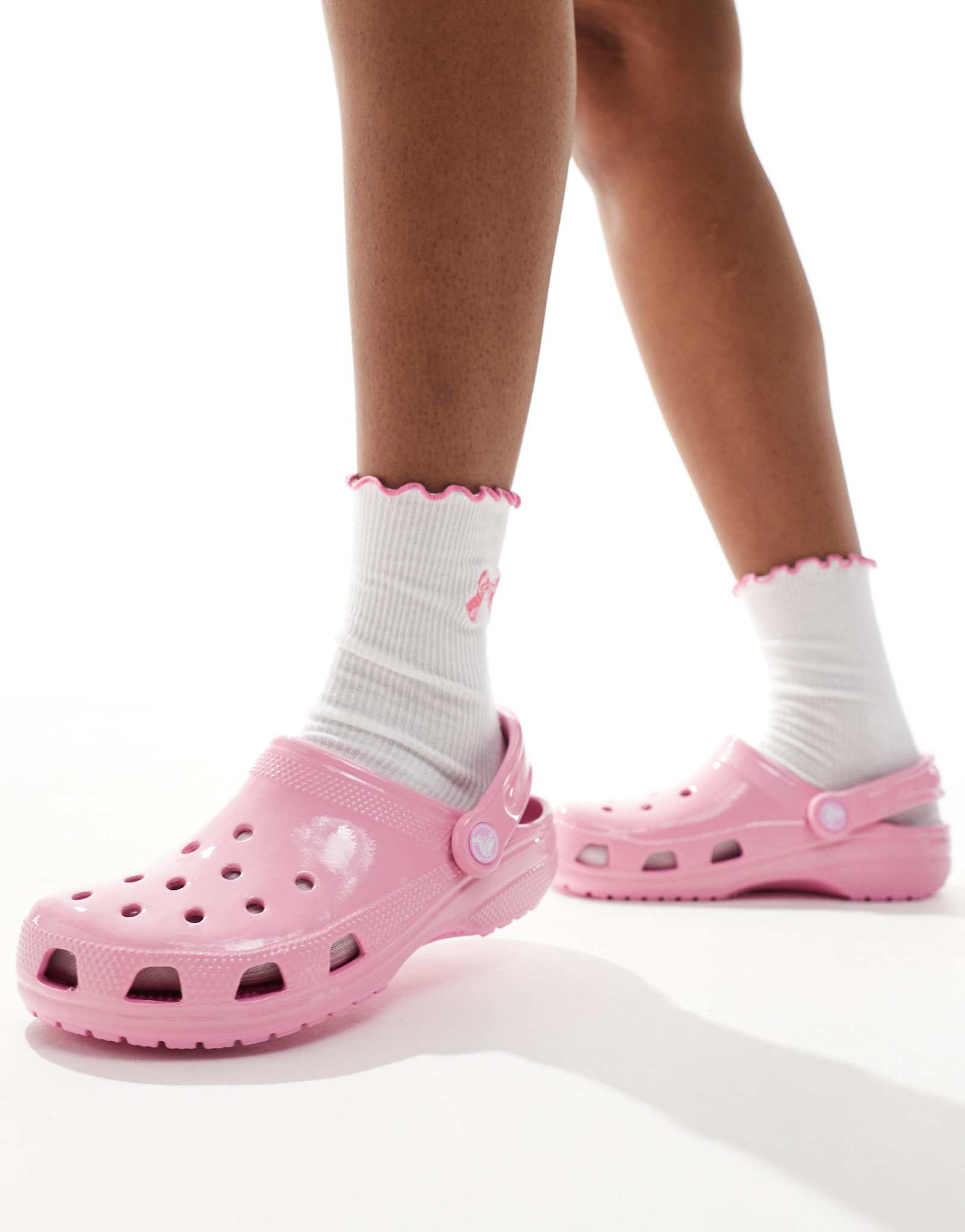 Классические сабо Crocs из блестящего розового Твида