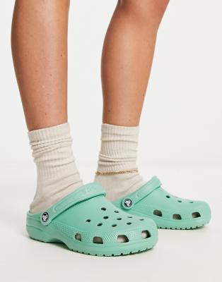 crocs on feet