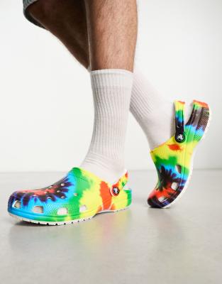  classic clogs in multi tie die