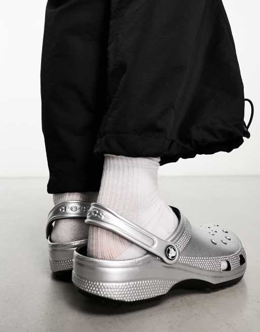 Metallic silver clearance crocs