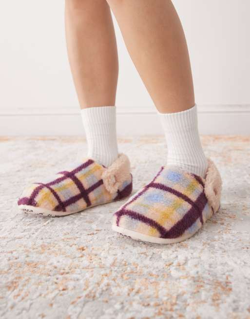 Crocs - Classic Cozzzy - Lyserøde hjemmesko i fleece med ternet print