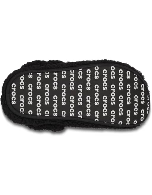 Crocs Classic cozzzy slipper in black, 3 of 4