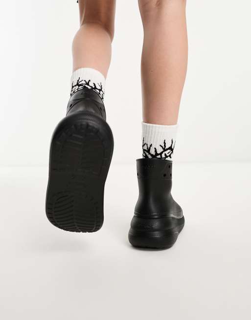 Crocs Classic crush boot in black | ASOS