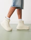 [Crocs] Crocs Classic Crush boots in bone-Neutral 7 Black