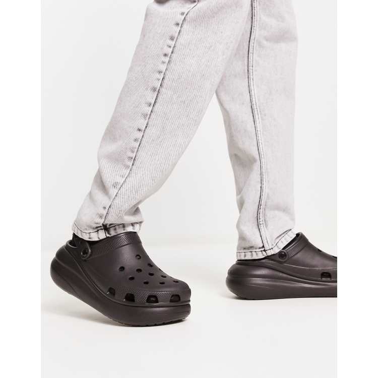 Total 100+ imagen crocs black shoes - Abzlocal.mx