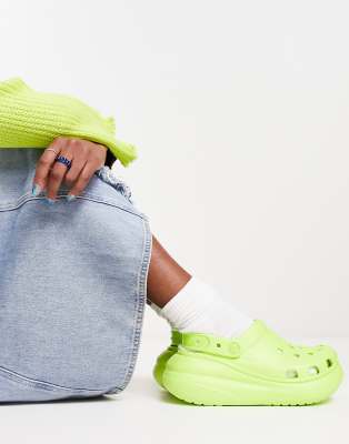  classic crush clogs in limeade