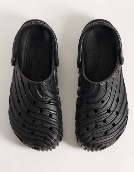 Crocs Classic Erosion træsko i sort, 2 af 4