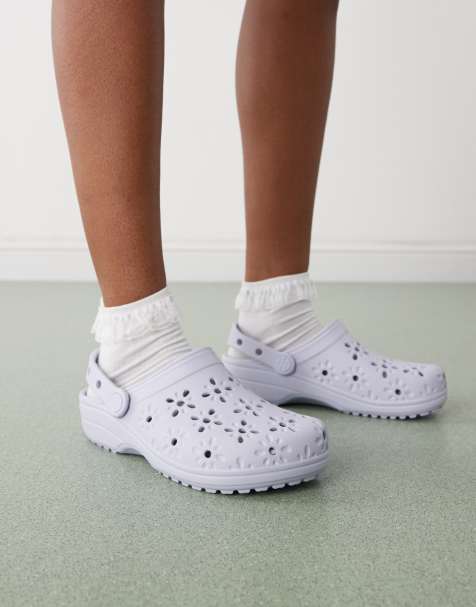 Crocs Classic – Fioletowe chodaki z wycięciami w kształcie kwiatów - view 1