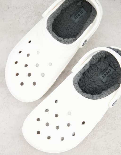 Crocs classic fluff lined shoes in white