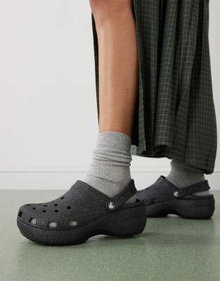 Crocs - Classic - Glitzernde Clogs in Schwarz mit Plateausohle