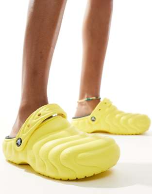 Crocs classic lined overpuff clog in cyber yellow