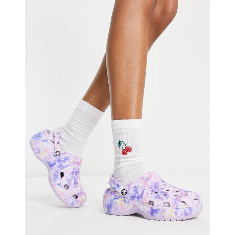 Tie dye discount crocs on feet