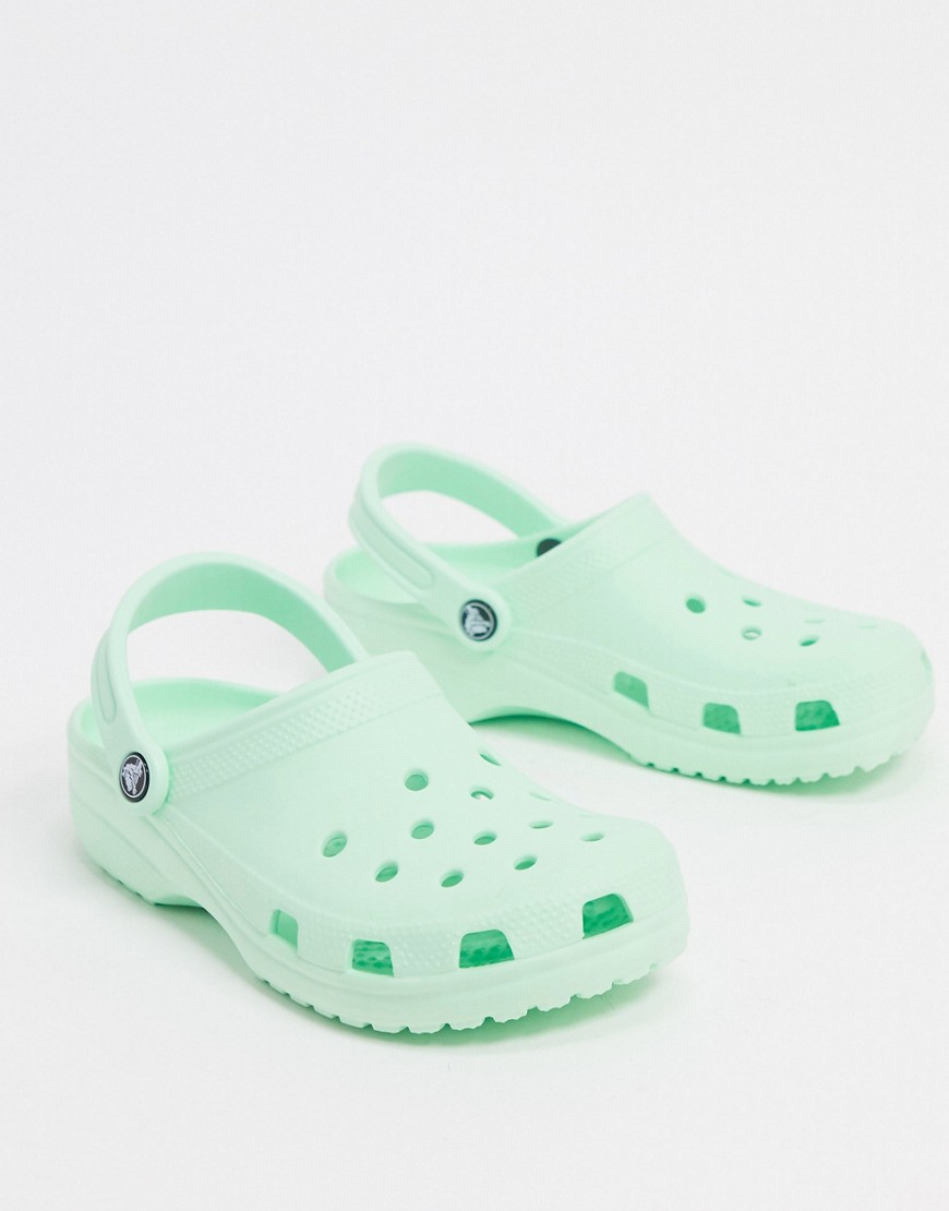 Crocs classic shoe in mint-Green