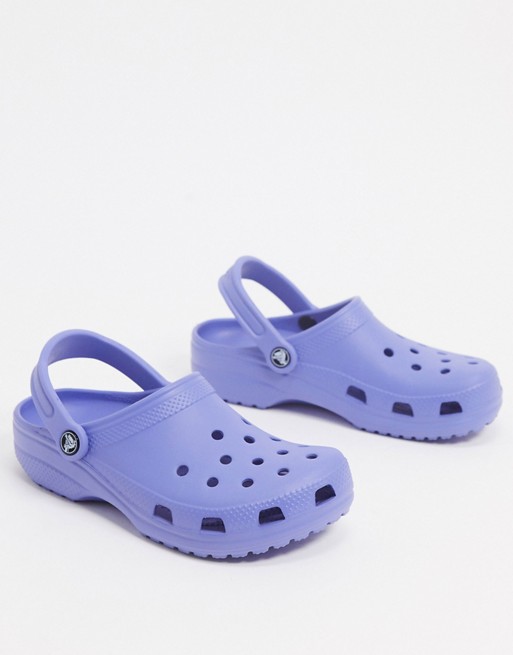 Crocs classic shoe in purple