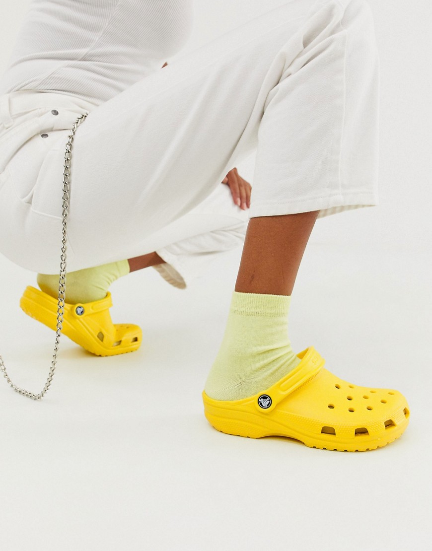 Crocs classic shoe in yellow