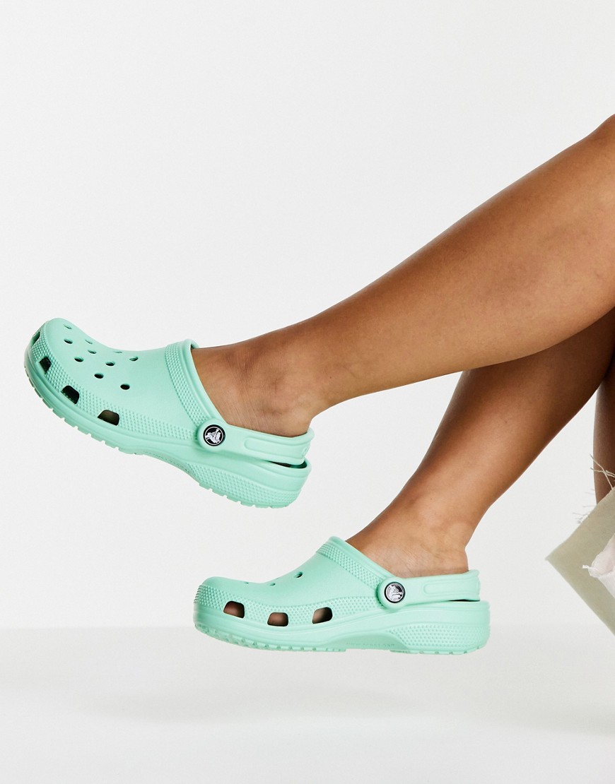 Crocs classic shoes in pistachio-Green